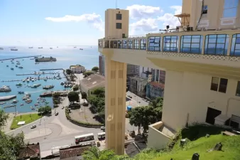 Elevador Lacerda: Uma Viagem Vertical pela História da Bahia