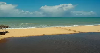 Praia das Ostras: O Paraíso Escondido em Prado, Bahia