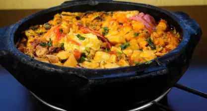 Moqueca Caiçara: Receita Típica e Sabores de Ubatuba